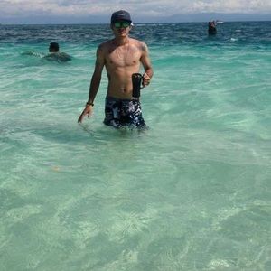 Meet your Posher, Carlos